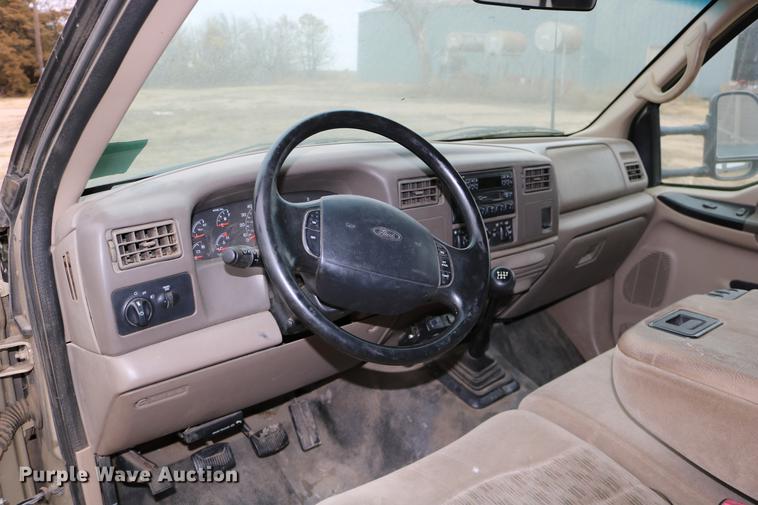 image for item DC3600 2000 Ford F350 Super Duty flatbed Crew Cab pickup truck