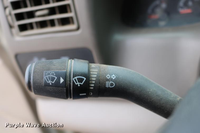 image for item DC3600 2000 Ford F350 Super Duty flatbed Crew Cab pickup truck