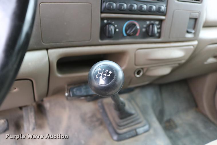 image for item DC3600 2000 Ford F350 Super Duty flatbed Crew Cab pickup truck