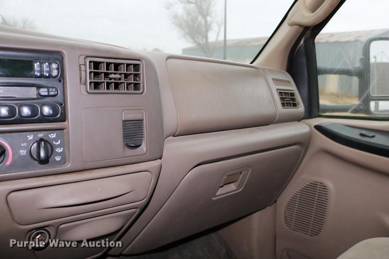 image for item DC3600 2000 Ford F350 Super Duty flatbed Crew Cab pickup truck