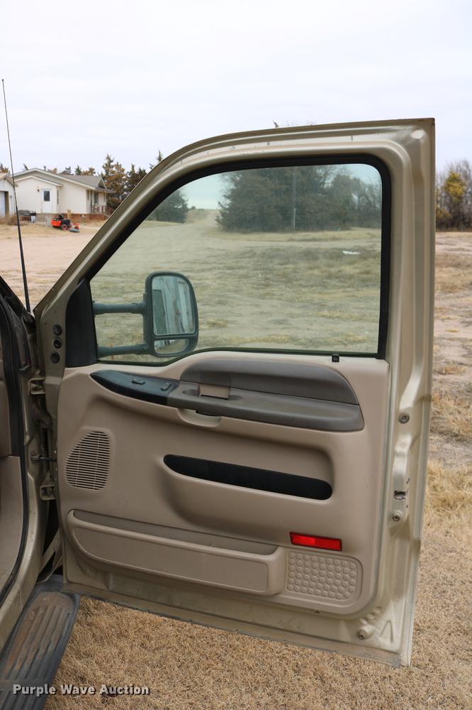 image for item DC3600 2000 Ford F350 Super Duty flatbed Crew Cab pickup truck