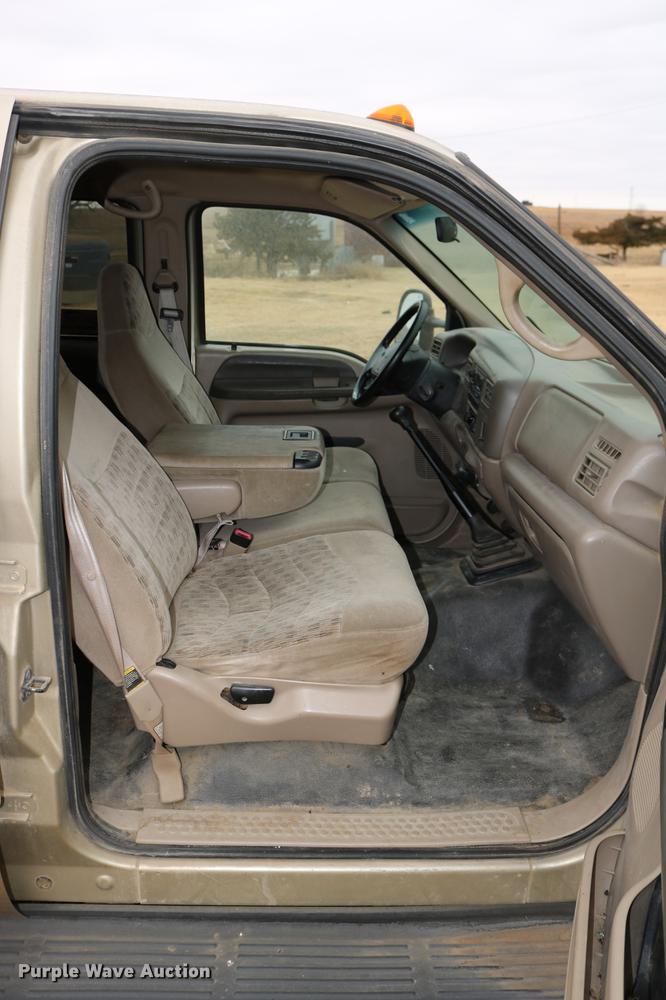 image for item DC3600 2000 Ford F350 Super Duty flatbed Crew Cab pickup truck