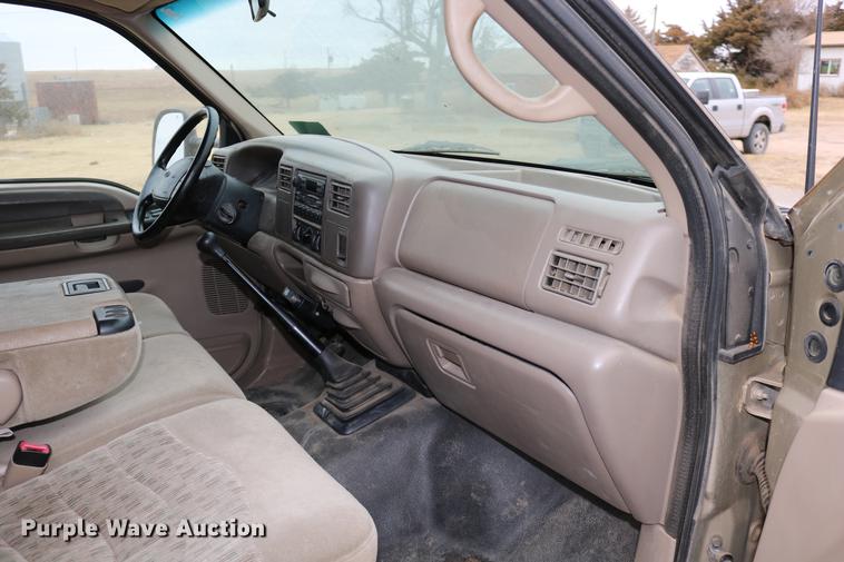 image for item DC3600 2000 Ford F350 Super Duty flatbed Crew Cab pickup truck