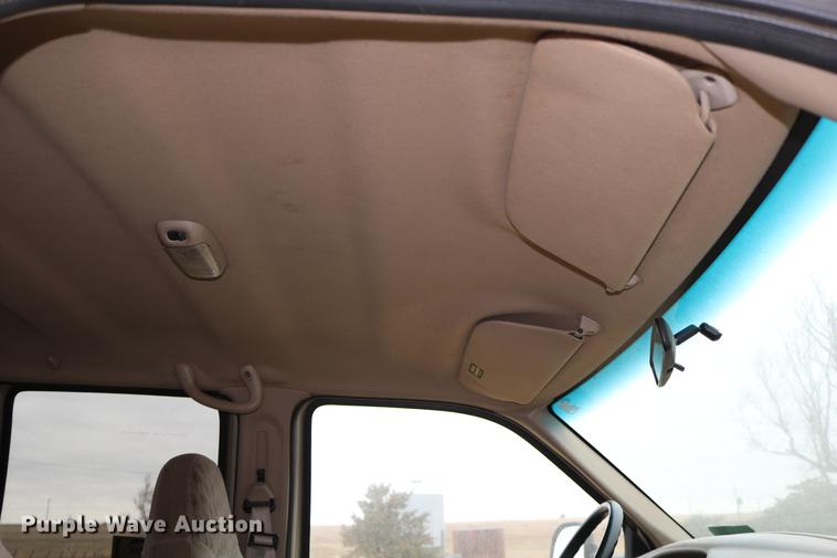 image for item DC3600 2000 Ford F350 Super Duty flatbed Crew Cab pickup truck