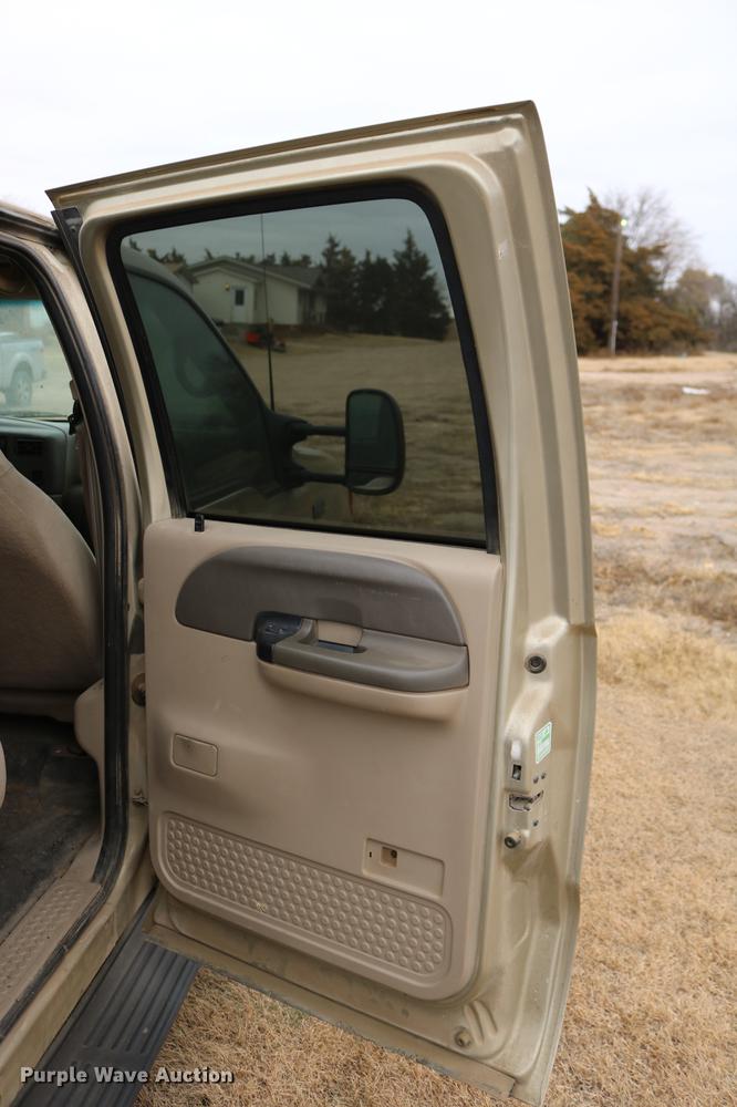 image for item DC3600 2000 Ford F350 Super Duty flatbed Crew Cab pickup truck