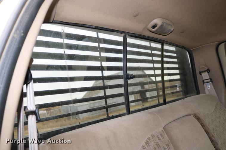 image for item DC3600 2000 Ford F350 Super Duty flatbed Crew Cab pickup truck