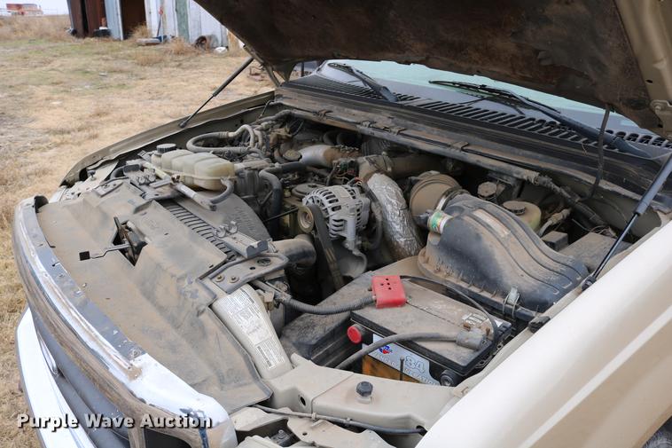 image for item DC3600 2000 Ford F350 Super Duty flatbed Crew Cab pickup truck