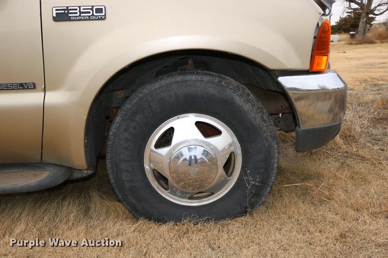 image for item DC3600 2000 Ford F350 Super Duty flatbed Crew Cab pickup truck