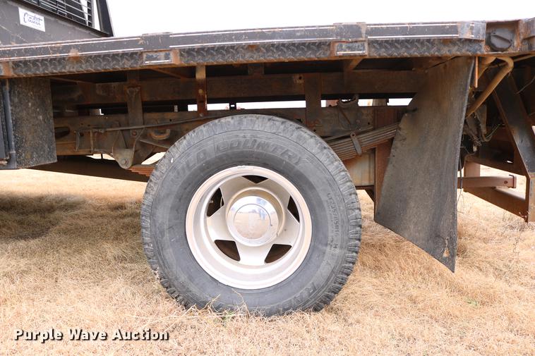 image for item DC3600 2000 Ford F350 Super Duty flatbed Crew Cab pickup truck