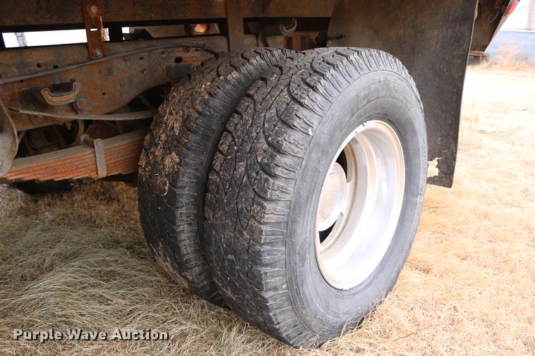 image for item DC3600 2000 Ford F350 Super Duty flatbed Crew Cab pickup truck