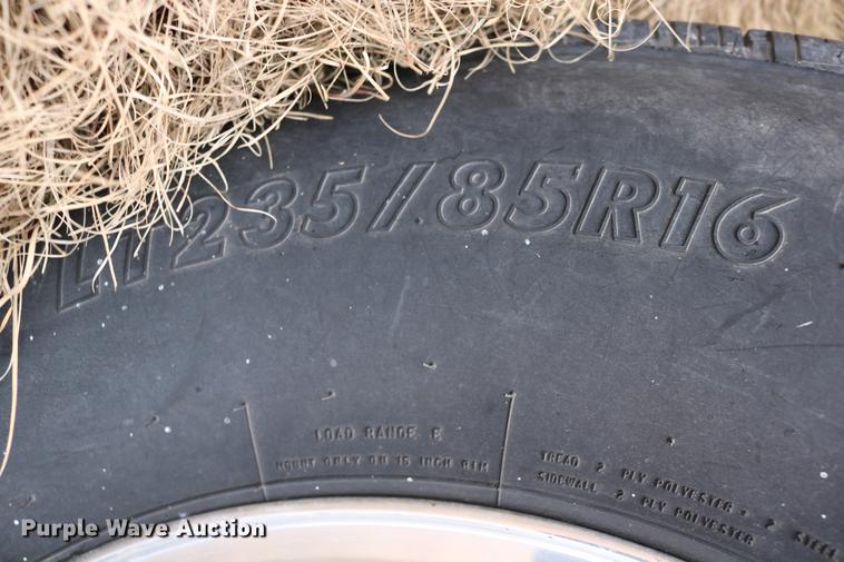 image for item DC3600 2000 Ford F350 Super Duty flatbed Crew Cab pickup truck