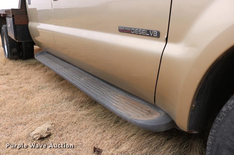 image for item DC3600 2000 Ford F350 Super Duty flatbed Crew Cab pickup truck