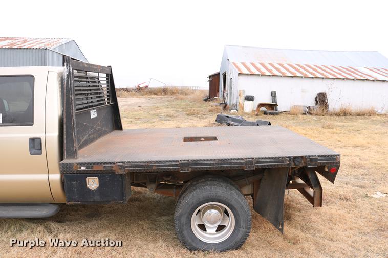 image for item DC3600 2000 Ford F350 Super Duty flatbed Crew Cab pickup truck