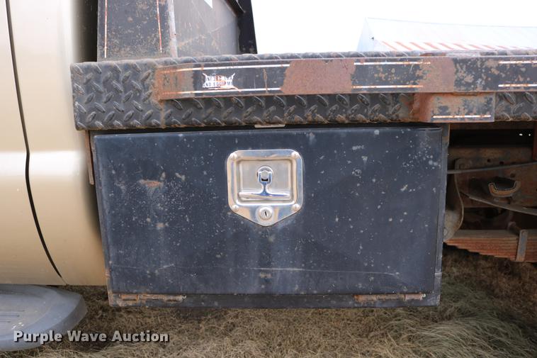 image for item DC3600 2000 Ford F350 Super Duty flatbed Crew Cab pickup truck