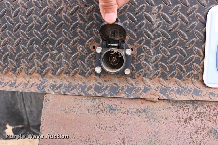 image for item DC3600 2000 Ford F350 Super Duty flatbed Crew Cab pickup truck