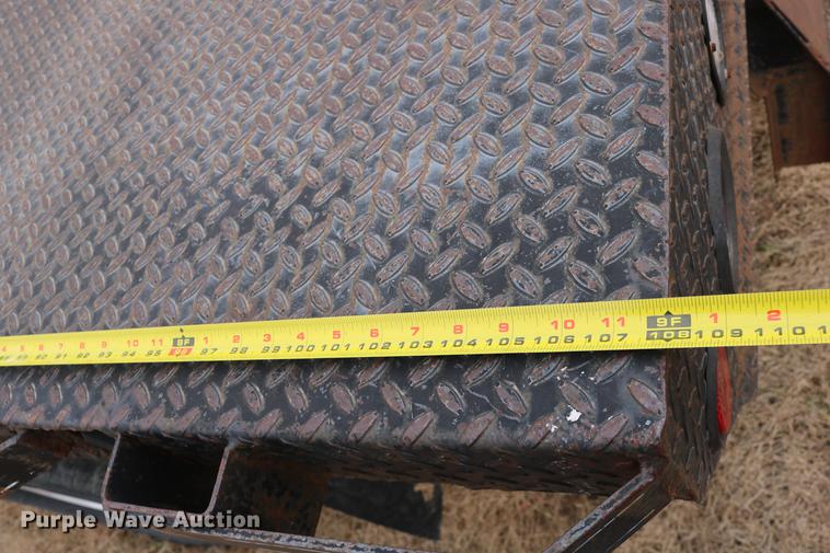 image for item DC3600 2000 Ford F350 Super Duty flatbed Crew Cab pickup truck