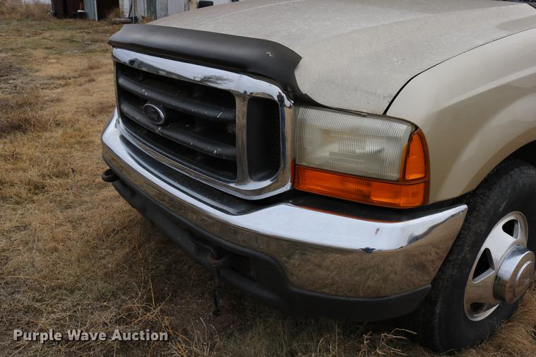 image for item DC3600 2000 Ford F350 Super Duty flatbed Crew Cab pickup truck