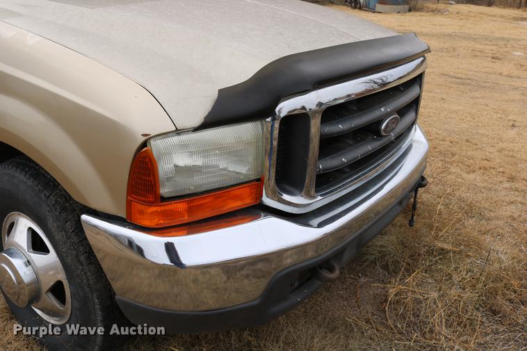 image for item DC3600 2000 Ford F350 Super Duty flatbed Crew Cab pickup truck