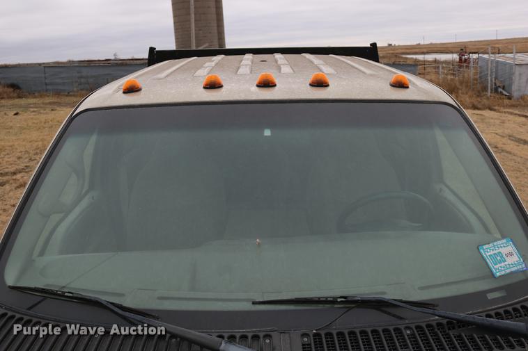 image for item DC3600 2000 Ford F350 Super Duty flatbed Crew Cab pickup truck