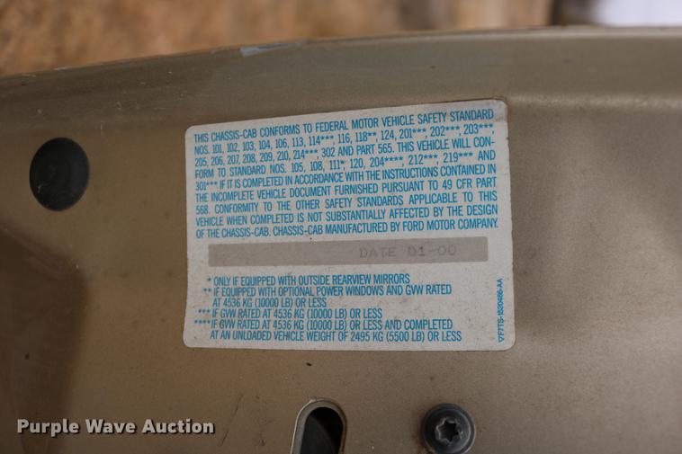 image for item DC3600 2000 Ford F350 Super Duty flatbed Crew Cab pickup truck