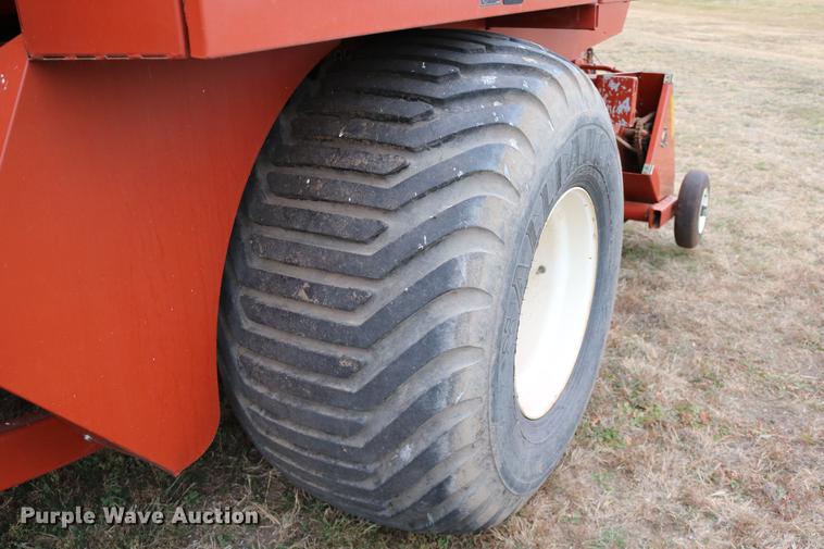 image for item DC3603 2002 AGCO Hesston 4790 square baler