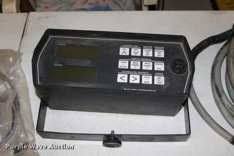 image for item DC3603 2002 AGCO Hesston 4790 square baler