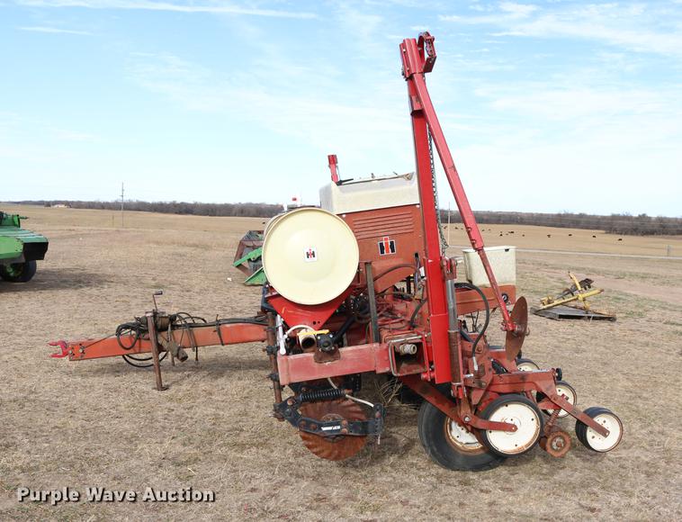 image for item DC3605 International Cyclo Air 800 planter