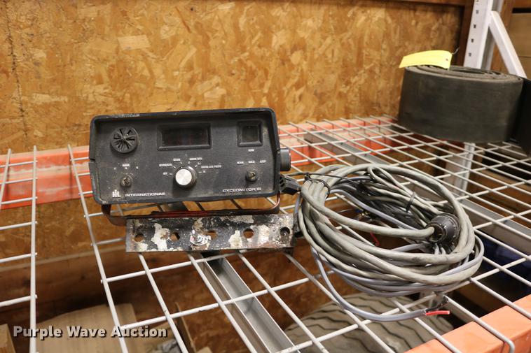 image for item DC3605 International Cyclo Air 800 planter