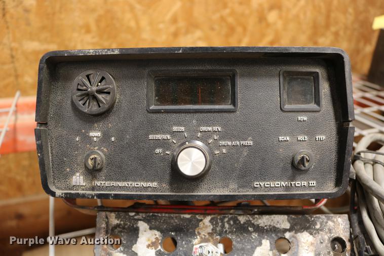 image for item DC3605 International Cyclo Air 800 planter