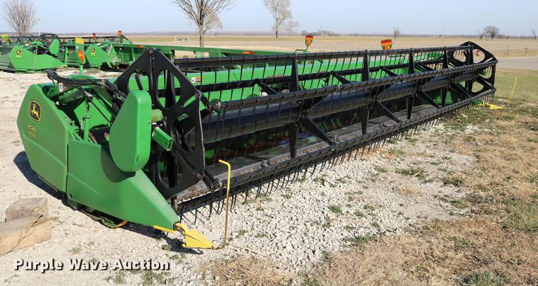 image for item DC3609 2004 John Deere 625F flex head