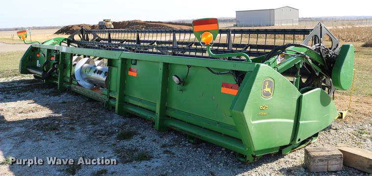 image for item DC3609 2004 John Deere 625F flex head