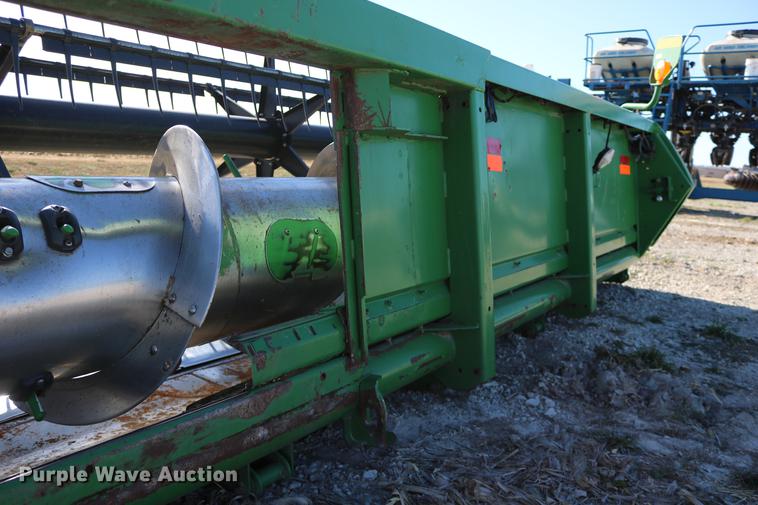 image for item DC3609 2004 John Deere 625F flex head