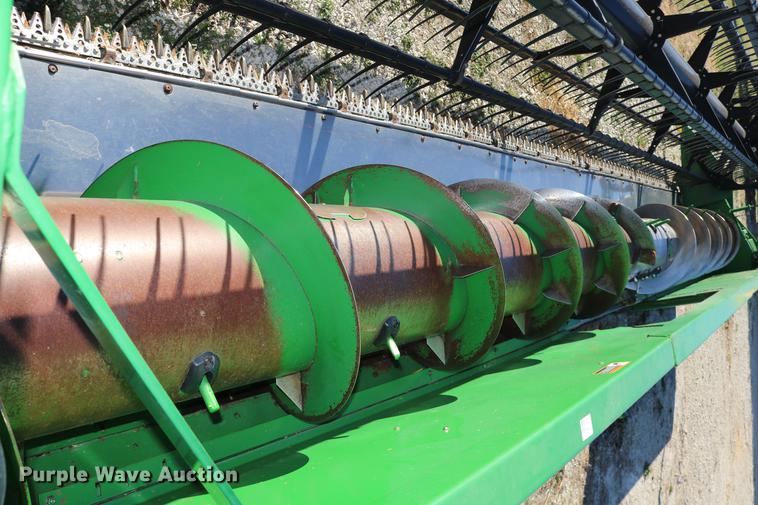 image for item DC3609 2004 John Deere 625F flex head