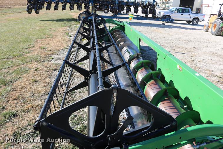 image for item DC3609 2004 John Deere 625F flex head