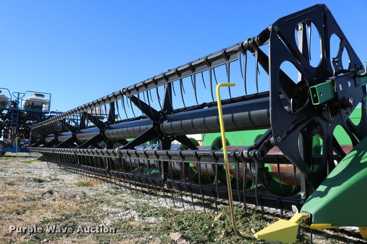 image for item DC3609 2004 John Deere 625F flex head