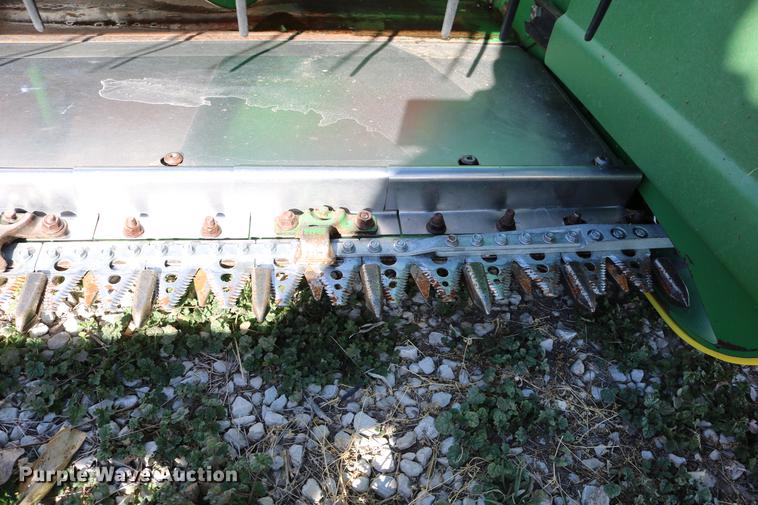 image for item DC3609 2004 John Deere 625F flex head