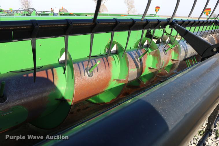 image for item DC3609 2004 John Deere 625F flex head