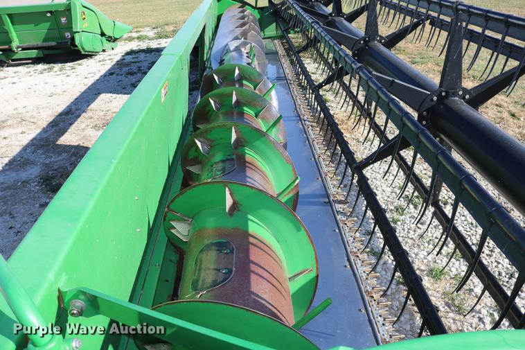 image for item DC3609 2004 John Deere 625F flex head