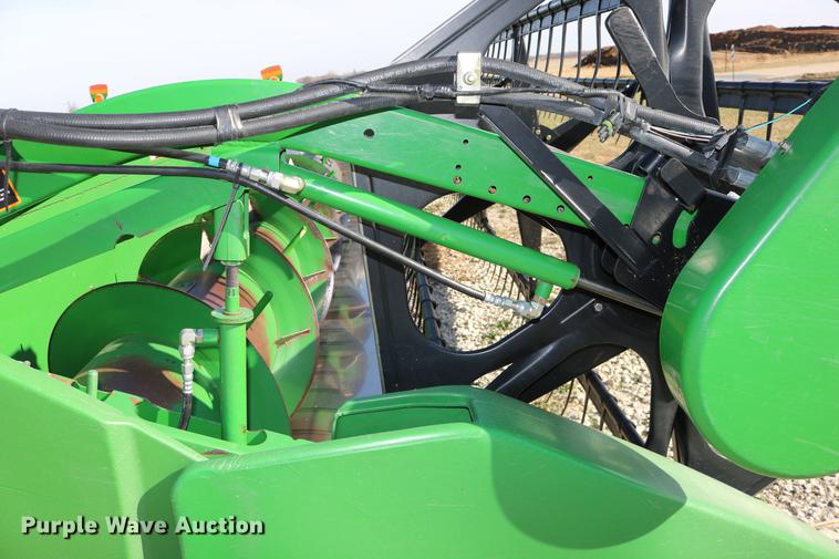 image for item DC3609 2004 John Deere 625F flex head