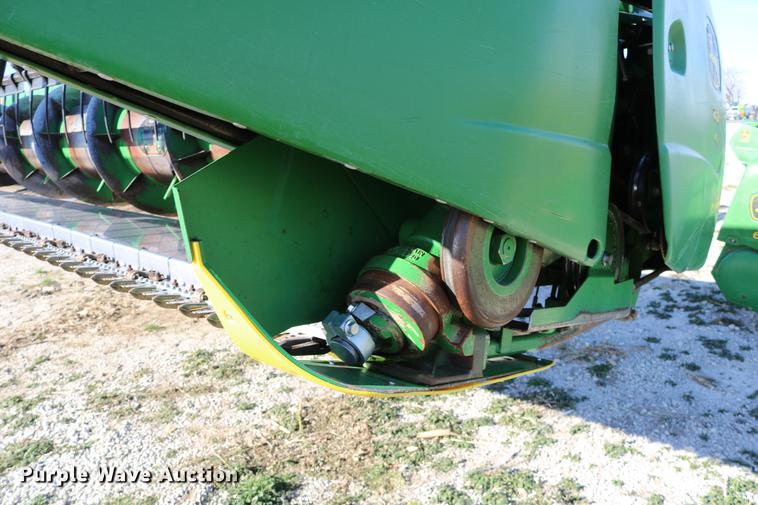 image for item DC3609 2004 John Deere 625F flex head