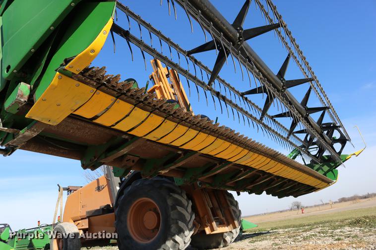 image for item DC3609 2004 John Deere 625F flex head