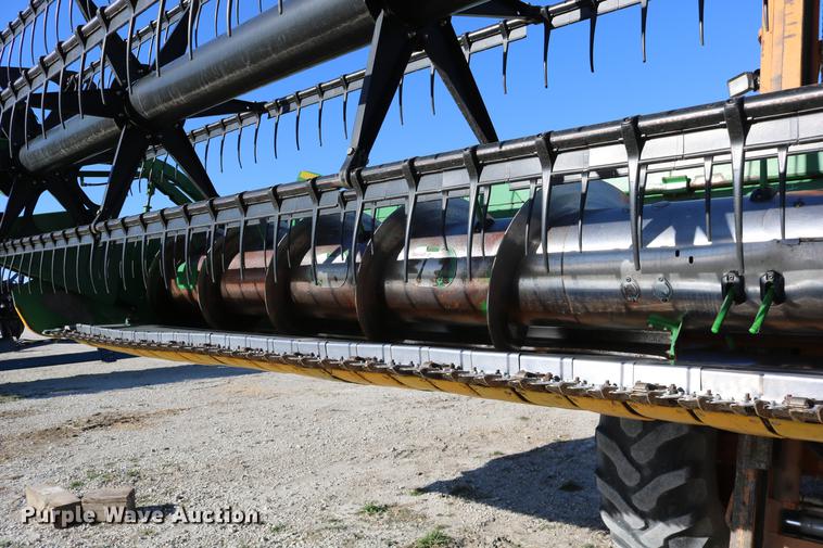 image for item DC3609 2004 John Deere 625F flex head