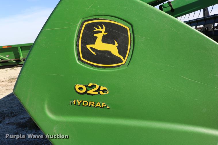 image for item DC3609 2004 John Deere 625F flex head