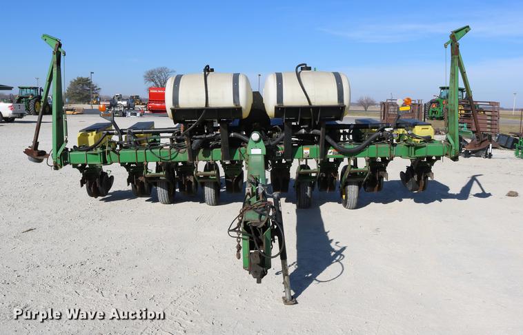 image for item DC3610 1996 John Deere 1760 no-till planter