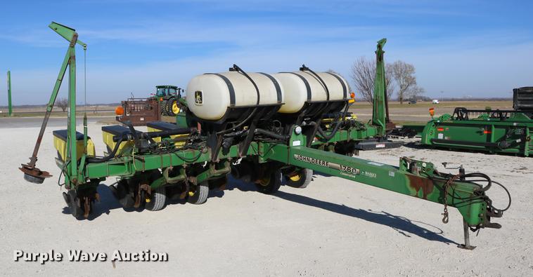 image for item DC3610 1996 John Deere 1760 no-till planter