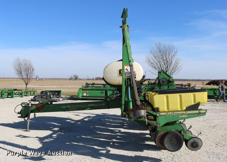 image for item DC3610 1996 John Deere 1760 no-till planter