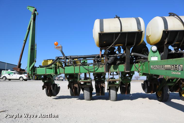 image for item DC3610 1996 John Deere 1760 no-till planter