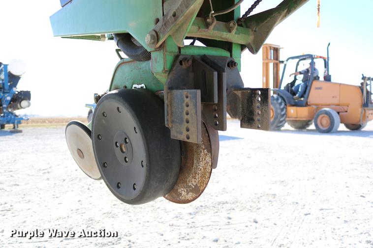 image for item DC3610 1996 John Deere 1760 no-till planter