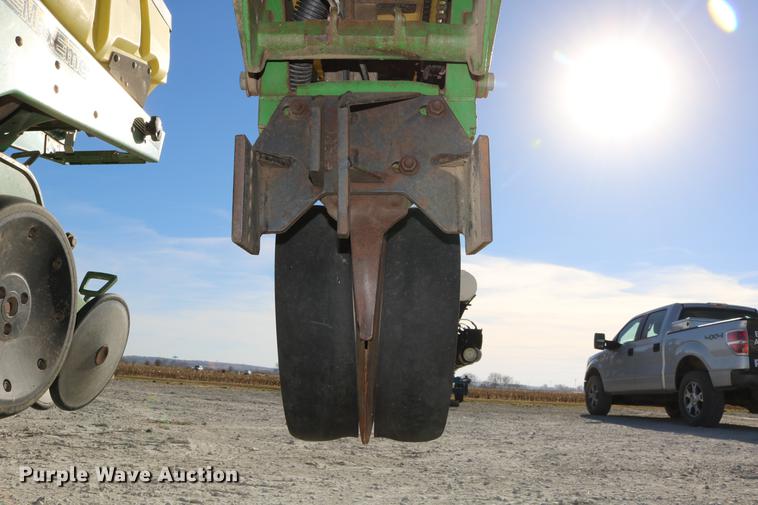 image for item DC3610 1996 John Deere 1760 no-till planter