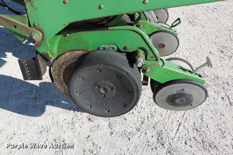 image for item DC3610 1996 John Deere 1760 no-till planter